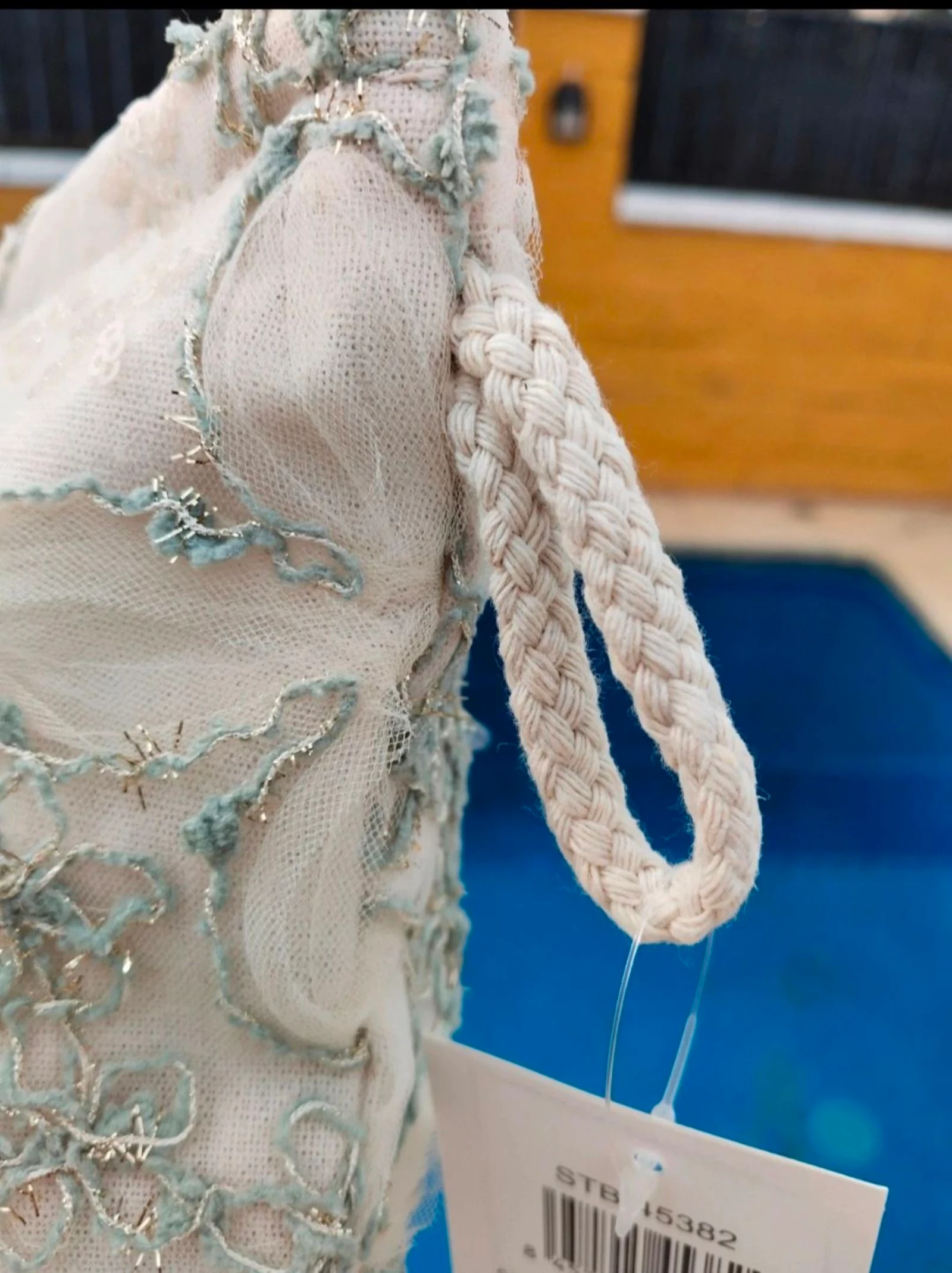 Neceser con bordados en verde agua – photo 7